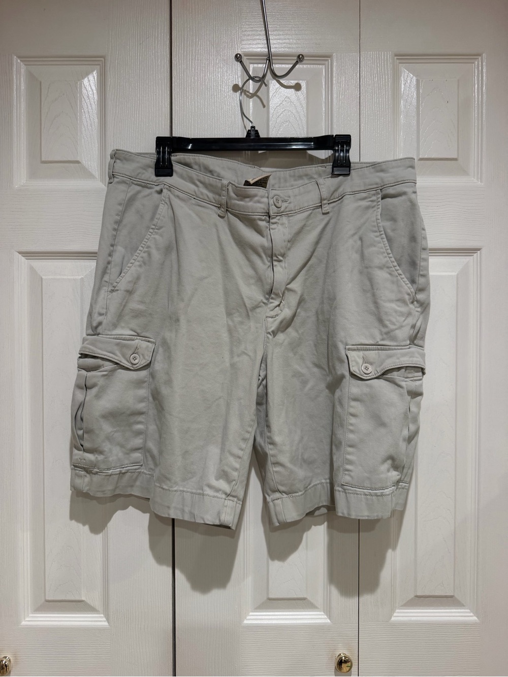 St. John's Bay Men's Cargo Shorts in Light Beige